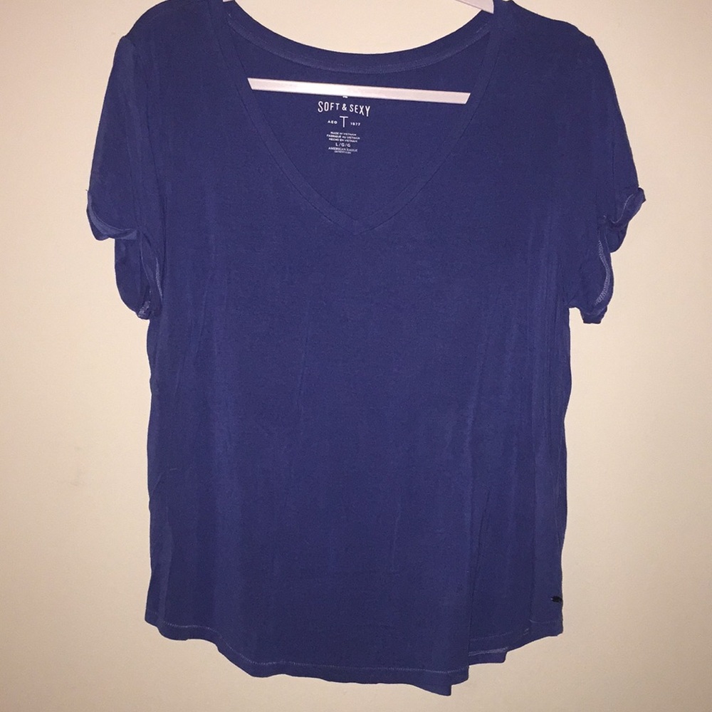 American Eagle V-Neck